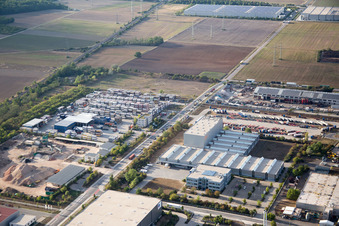 Zone industrielle Im Langgewan, société de transport Kube & Kubenz à Worms dans le département Rhénanie-Palatinat, Allemagne vu d'un drone