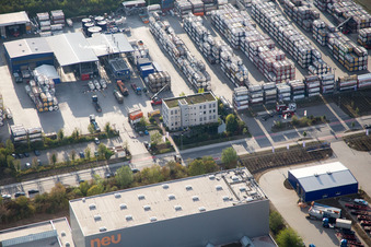 Photographie aérienne de Zone industrielle Im Langgewan, société de transport Kube & Kubenz à Worms dans le département Rhénanie-Palatinat, Allemagne