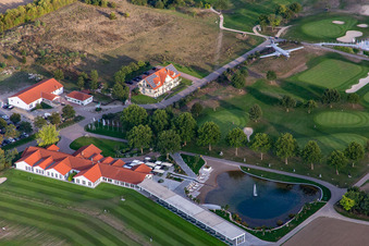 Enregistrement par drone de Terrain de golf Golfpark Biblis-Wattenheim *****GOLF absolu à Wattenheim à le quartier Nordheim in Biblis dans le département Hesse, Allemagne