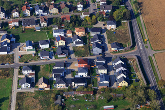 Vue aérienne de Nouvelle zone de développement de Holderbusch vue de l'est à Minfeld dans le département Rhénanie-Palatinat, Allemagne
