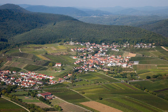 Quartier Gleiszellen in Gleiszellen-Gleishorbach dans le département Rhénanie-Palatinat, Allemagne d'en haut