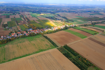 Photographie aérienne de Vue d'ensemble du village depuis le sud à Vollmersweiler dans le département Rhénanie-Palatinat, Allemagne