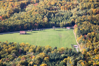 Vue aérienne de Nehwiller-près-Wœrth dans le département Bas Rhin, France