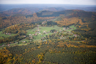 Vue aérienne de Windstein dans le département Bas Rhin, France