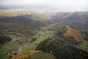 Enregistrement par drone de Windstein dans le département Bas Rhin, France