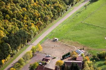 Vue d'oiseau de Niederbronn-les-Bains dans le département Bas Rhin, France