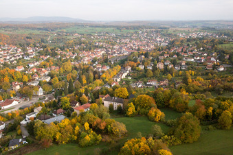 Vue oblique de Niederbronn-les-Bains dans le département Bas Rhin, France