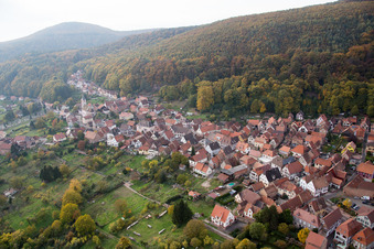 Vue aérienne de Oberbronn dans le département Bas Rhin, France