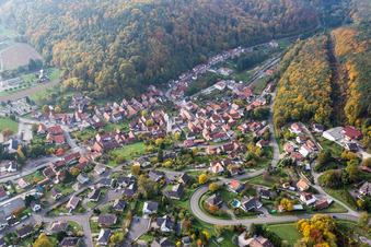 Vue aérienne de Champs agricoles et terres agricoles à Rothbach dans le département Bas Rhin, France
