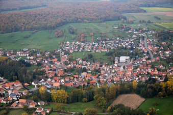 Vue aérienne de Gumbrechtshoffen dans le département Bas Rhin, France
