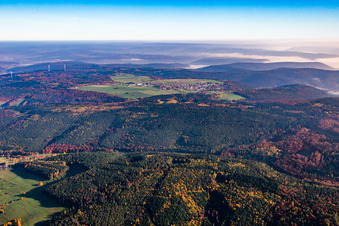 Vue aérienne de Champs agricoles et terres agricoles à le quartier Würzberg in Michelstadt dans le département Hesse, Allemagne