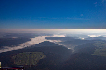 Vue aérienne de Club de golf de Sansenhof à le quartier Ohrenbach in Weilbach dans le département Bavière, Allemagne