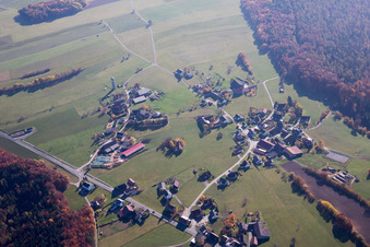 Vue aérienne de Quartier Boxbrunn im Odenwald in Amorbach dans le département Bavière, Allemagne
