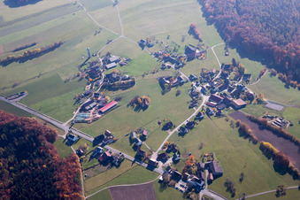 Vue aérienne de Village - Vue à le quartier Boxbrunn im Odenwald in Amorbach dans le département Bavière, Allemagne