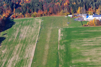 Vue aérienne de Aéroport Vielbrunn et Zur Fliegerklause à le quartier Vielbrunn in Michelstadt dans le département Hesse, Allemagne