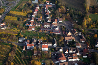 Enregistrement par drone de Quartier Ingenheim in Billigheim-Ingenheim dans le département Rhénanie-Palatinat, Allemagne