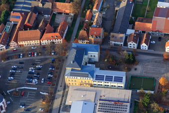 Vue aérienne de École primaire Ludwig Riedinger à Kandel dans le département Rhénanie-Palatinat, Allemagne
