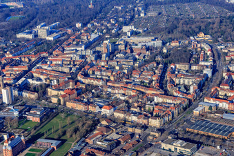 Vue aérienne de Entre Durlacher Allee et Gerwigstr à le quartier Oststadt in Karlsruhe dans le département Bade-Wurtemberg, Allemagne