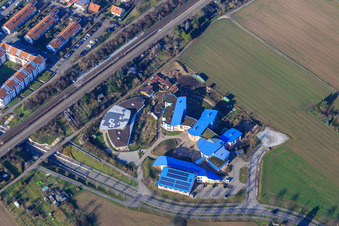 Vue aérienne de Centre scolaire Parzival à le quartier Hagsfeld in Karlsruhe dans le département Bade-Wurtemberg, Allemagne