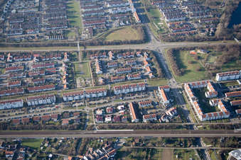 Vue aérienne de Cité forestière à le quartier Hagsfeld in Karlsruhe dans le département Bade-Wurtemberg, Allemagne