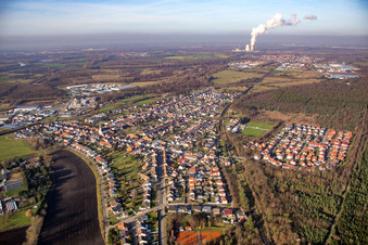 Vue aérienne de Du sud-ouest à le quartier Huttenheim in Philippsburg dans le département Bade-Wurtemberg, Allemagne