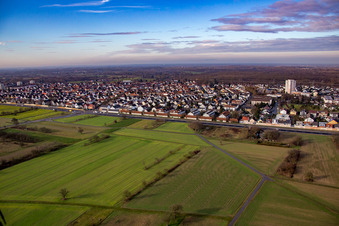 Vue aérienne de B36 à le quartier Forchheim in Rheinstetten dans le département Bade-Wurtemberg, Allemagne