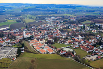 Vue aérienne de Centre de vie BRK Comtesse Arco à Bräugasse à Bad Birnbach dans le département Bavière, Allemagne