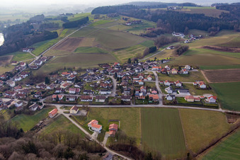 Vue aérienne de Quartier Hirschbach in Bad Birnbach dans le département Bavière, Allemagne