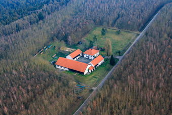 Vue aérienne de Éléments chauffants électriques HKE-tec à le quartier Reichenberg in Pfarrkirchen dans le département Bavière, Allemagne