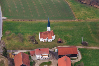 Vue aérienne de Église filiale de Gambach à le quartier Schalldorf in Postmünster dans le département Bavière, Allemagne