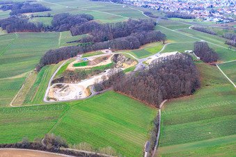 Vue aérienne de Carrière de sable/mine à ciel ouvert à le quartier Gleiszellen in Gleiszellen-Gleishorbach dans le département Rhénanie-Palatinat, Allemagne
