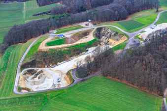 Vue aérienne de Carrière de sable/mine à ciel ouvert à le quartier Gleiszellen in Gleiszellen-Gleishorbach dans le département Rhénanie-Palatinat, Allemagne