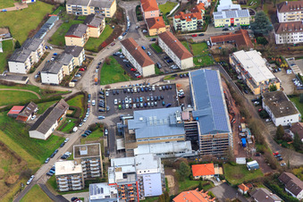 Vue aérienne de Landau-Südliche Weinstraße Hospital GmbH - Clinique Bad Bergzabern à le quartier Pleisweiler in Bad Bergzabern dans le département Rhénanie-Palatinat, Allemagne