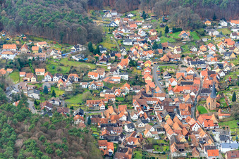 Vue aérienne de Brunnenstr à Dörrenbach dans le département Rhénanie-Palatinat, Allemagne