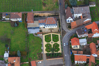 Parc de l'Hôtel Schlössl Oberotterbach à Oberotterbach dans le département Rhénanie-Palatinat, Allemagne vue d'en haut