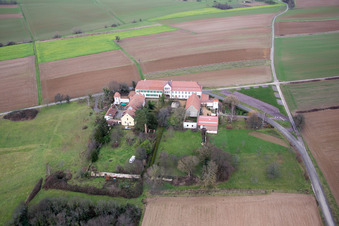 Atelier pour la vie assistée Atelier pour les talents cachés à but non lucratif GmbH à Haftelhof à Schweighofen dans le département Rhénanie-Palatinat, Allemagne du point de vue du drone