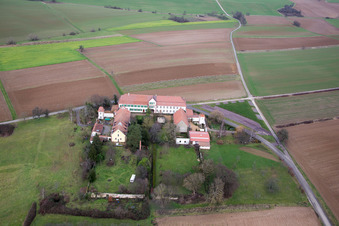 Atelier pour la vie assistée Atelier pour les talents cachés à but non lucratif GmbH à Haftelhof à Schweighofen dans le département Rhénanie-Palatinat, Allemagne d'un drone
