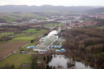 Vue oblique de Isolation Sitek à le quartier Altenstadt in Wissembourg dans le département Bas Rhin, France