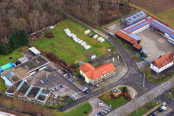 Vue aérienne de Caravan Frey et Auto Bohlender GmbH & Co.KG à Kandel dans le département Rhénanie-Palatinat, Allemagne