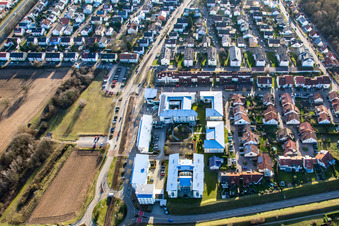 Vue aérienne de Rösselsbrünnle vu du nord à le quartier Mörsch in Rheinstetten dans le département Bade-Wurtemberg, Allemagne
