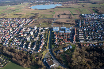 Vue aérienne de Route de contournement à le quartier Mörsch in Rheinstetten dans le département Bade-Wurtemberg, Allemagne