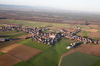 Vue aérienne de Schleithal dans le département Bas Rhin, France