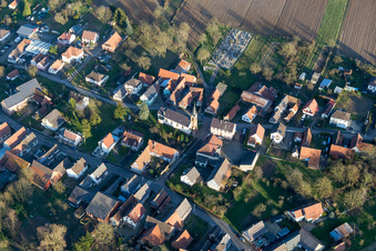 Vue aérienne de Église Saint-Laurent à Siegen dans le département Bas Rhin, France