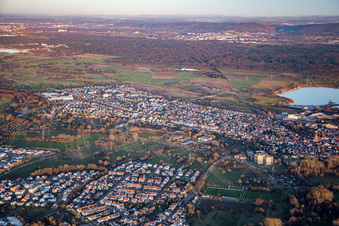 Vue aérienne de Du sud-ouest à Durmersheim dans le département Bade-Wurtemberg, Allemagne