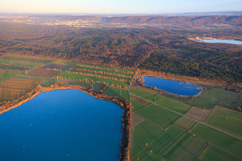 Vue aérienne de Gravière à Hardtwald à Durmersheim dans le département Bade-Wurtemberg, Allemagne