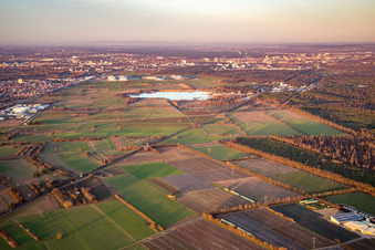 Vue aérienne de Almenäcker à le quartier Mörsch in Rheinstetten dans le département Bade-Wurtemberg, Allemagne