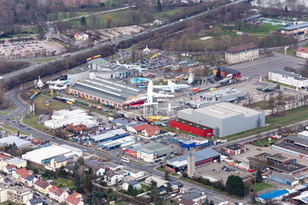 Vue aérienne de Exposition en plein air d'avions et de navires au Musée de la technologie Speyer à Speyer dans le département Rhénanie-Palatinat, Allemagne