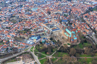 Photographie aérienne de Cathédrale à Speyer en hiver depuis l'est à Speyer dans le département Rhénanie-Palatinat, Allemagne