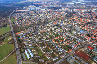 Photographie aérienne de Quartier du Woogbach avec Heinrich-Heine-Straße à Speyer dans le département Rhénanie-Palatinat, Allemagne