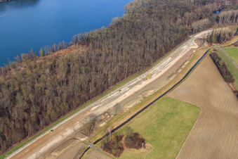Vue aérienne de Chantier de renforcement du barrage du Rhin à le quartier Rußheim in Dettenheim dans le département Bade-Wurtemberg, Allemagne